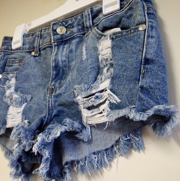 K.I.M.Distressed Denim Shorts Size M - Picture 3 of 6
